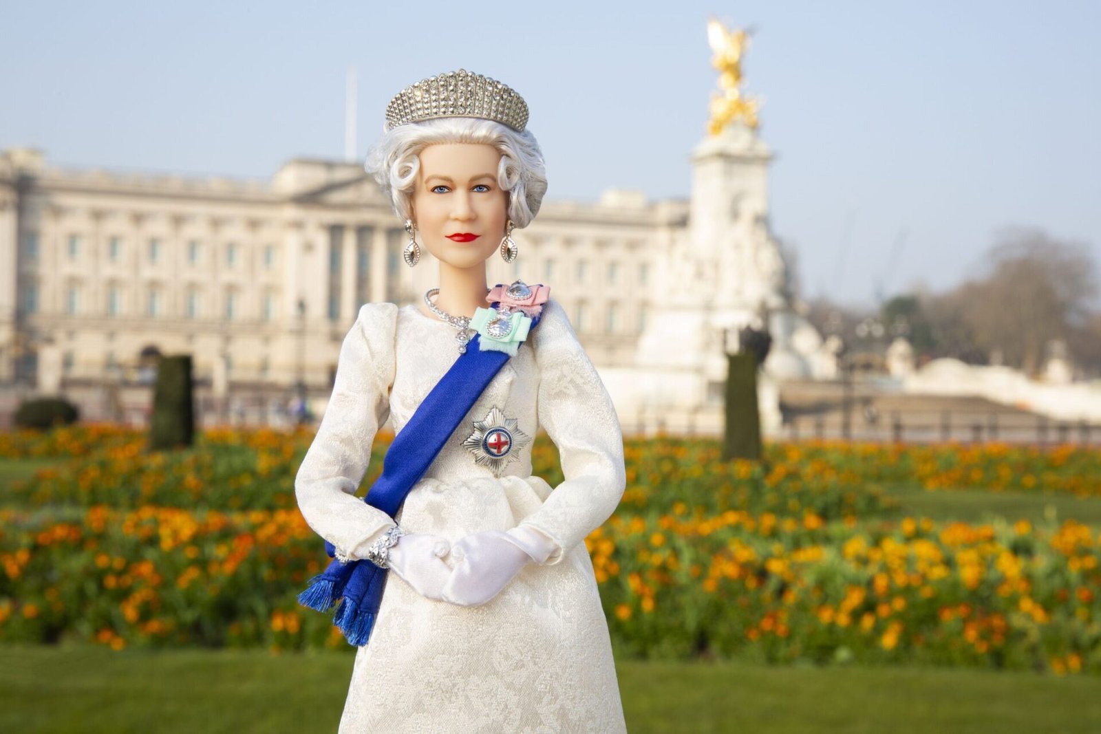 Check out the Barbie Queen Elizabeth Doll￼