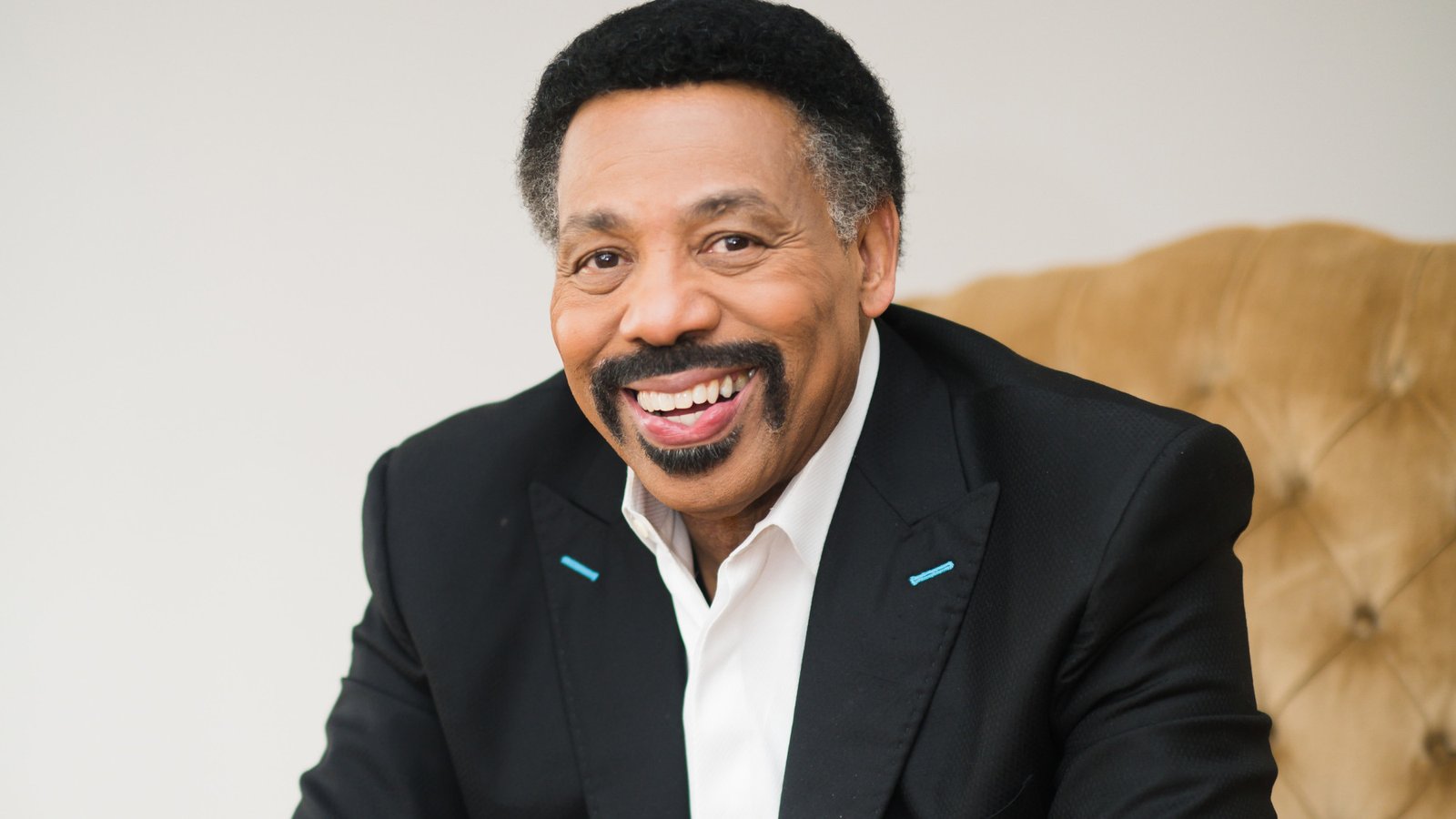 Dr. Tony Evans falls short of the high standards of scripture decides to steps down